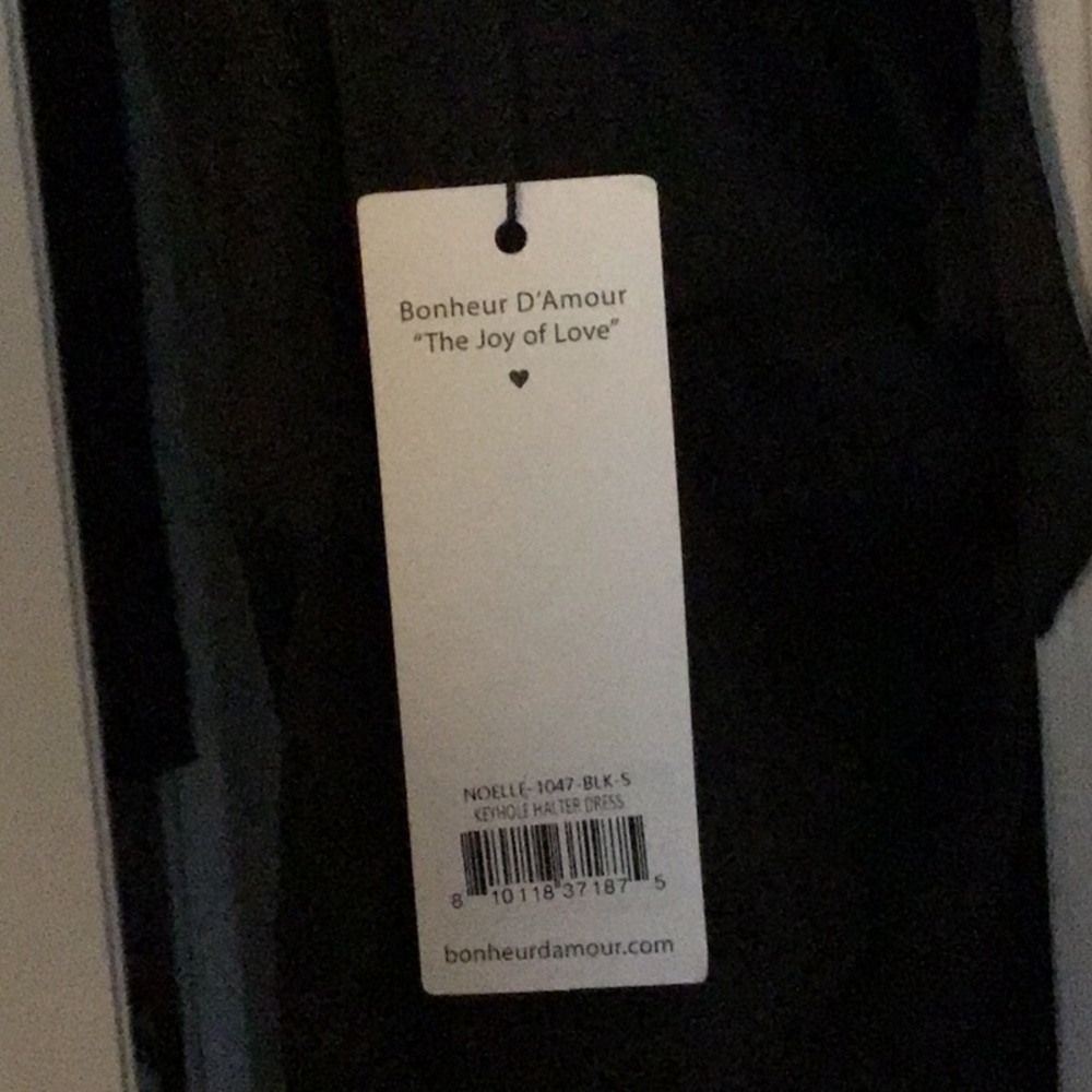 Bonheur D’Amour Noelle keyhole dress - Picture 9 of 9